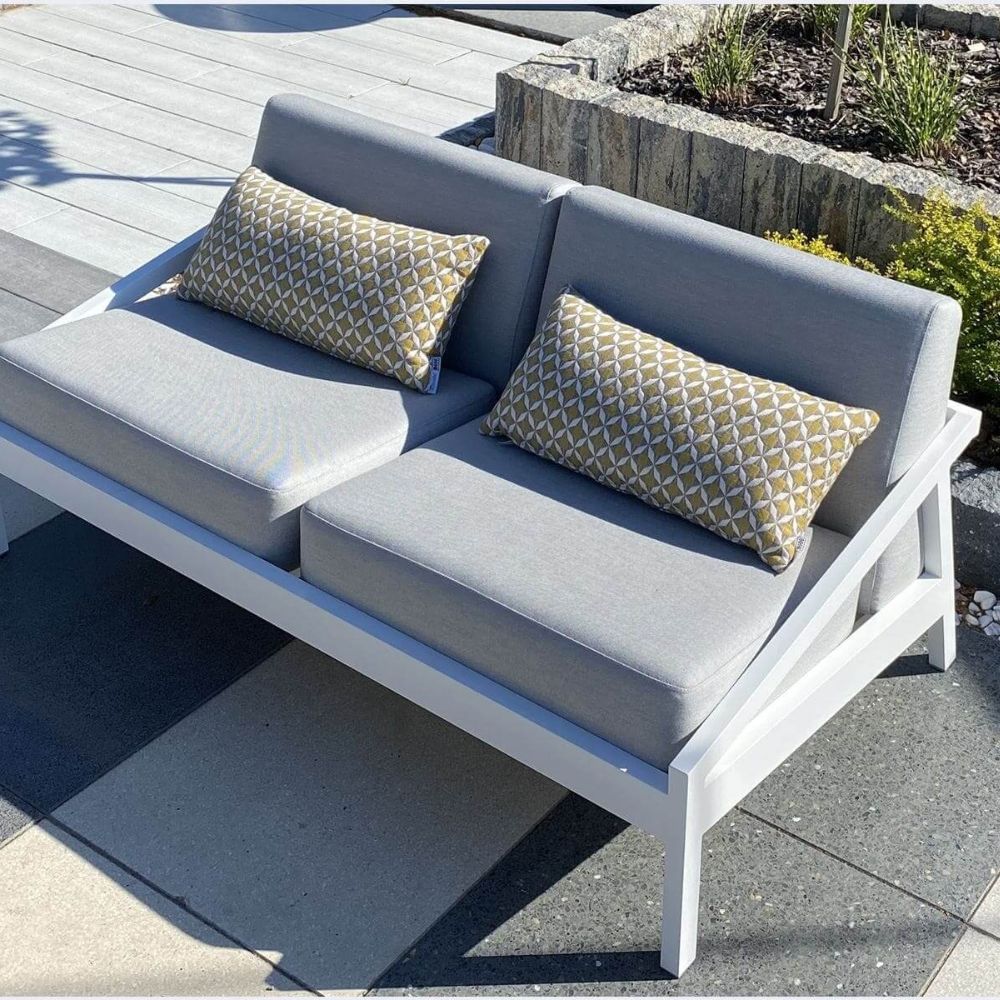 Maldeta szara kanapa